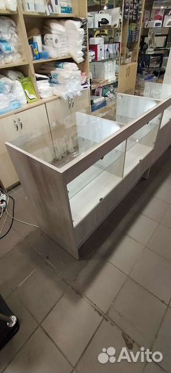 Стеклянная витрина