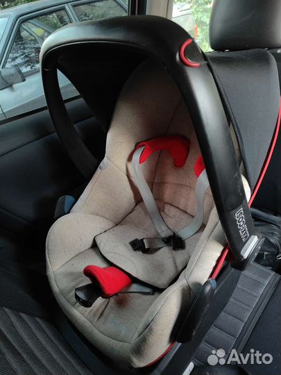 Автолюлька maxi cosi pebble FamilyFix с базой