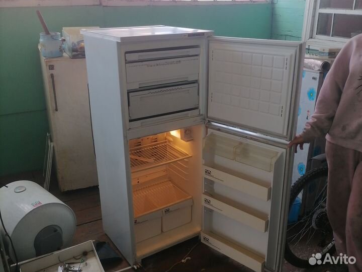 Холодильник 2х камерный бирюса +доставка