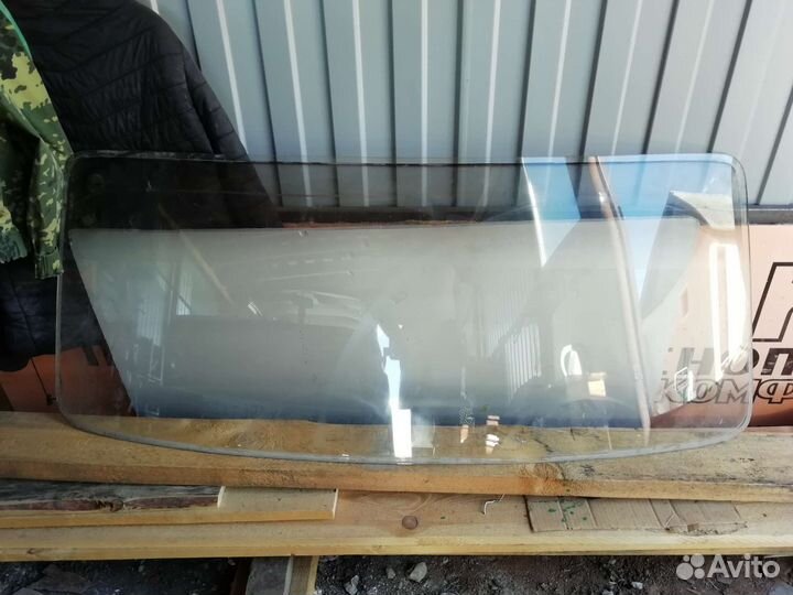 Лобовое стекло на ниву