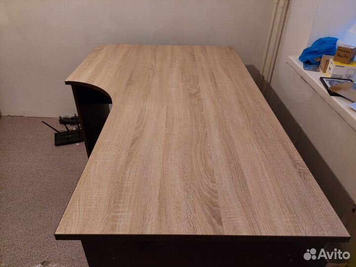 Письменный стол