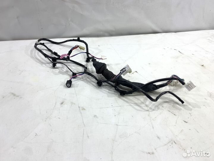 Проводка двери передней правой Mitsubishi