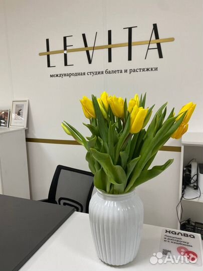 Администратор студии танцев