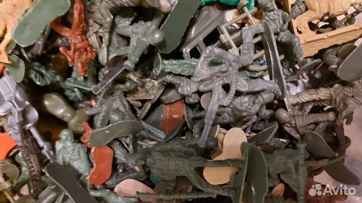 Наборы солдатиков и военной техники пакетом