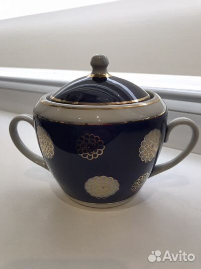 Фарфоровая чайная пара