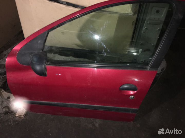 Дверь передняя левая и правая Пежо 206
