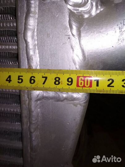 Радиатор системы охлаждения на грузовую машину