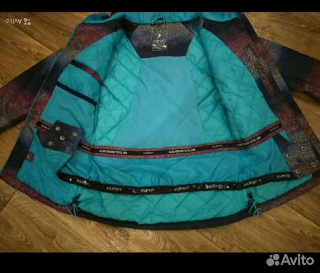 Горнолыжная куртка женская