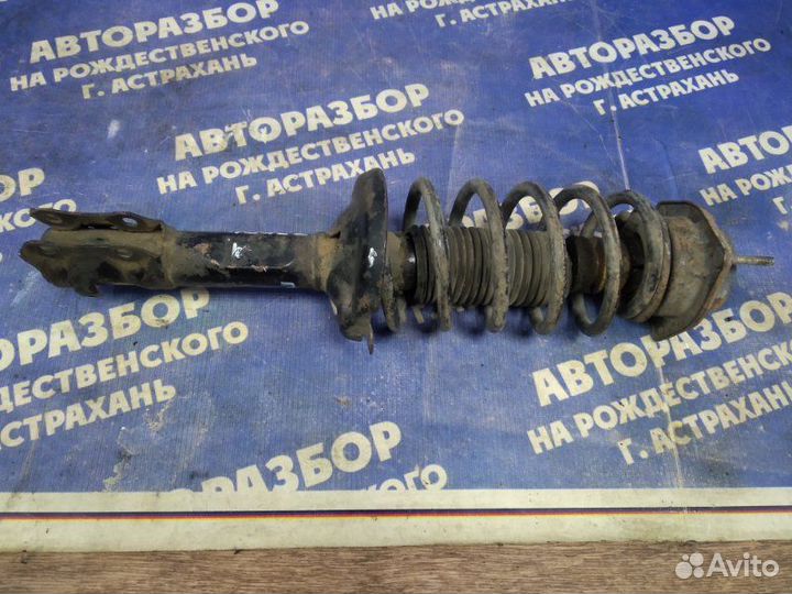 Передняя стойка Volkswagen Passat B3 седан 1992