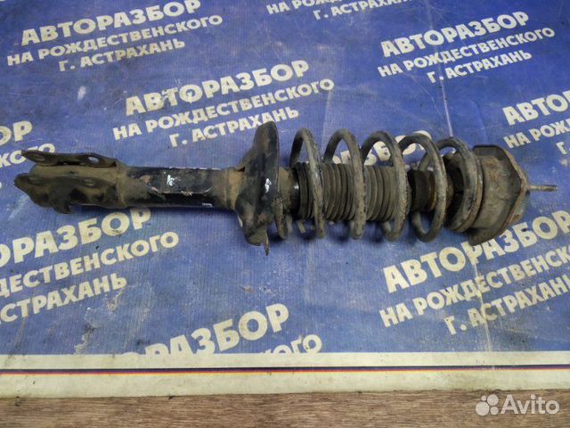 Передняя стойка Volkswagen Passat B3 седан 1992