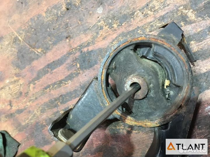 Подушка двигателя задний toyota porte