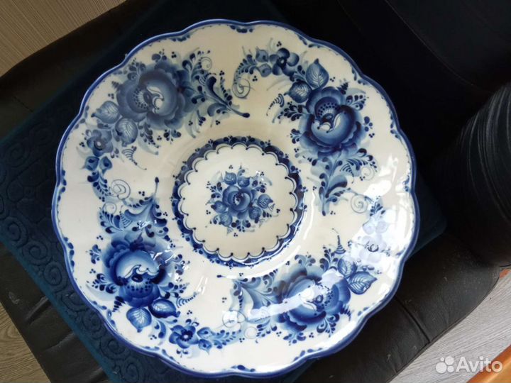 Ваза для фруктов. Гжель.авт. Глазова