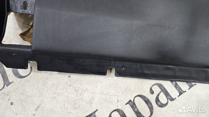 Накладка под рулем Mercedes-Benz E-Class W124