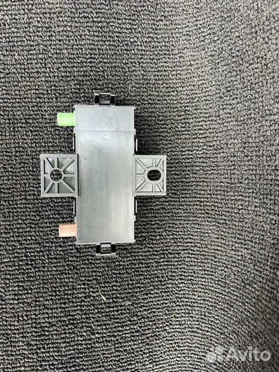 Антенный разветвитель Mercedes А2389055000
