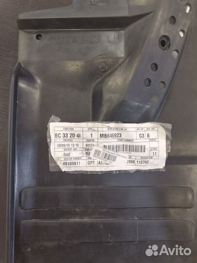 Брызговик задний левый Mitsubishi Pajero II (97)