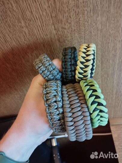 Браслеты из паракорда