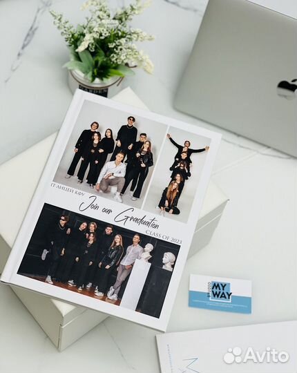 Выпускные альбомы и фотограф на выпускной