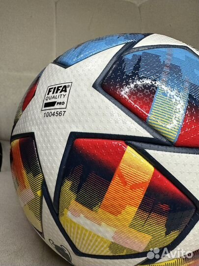 Профессиональный мяч Adidas Champions League