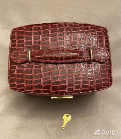 Шкатулка для украшений