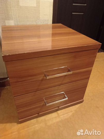 Тумба прикроватная