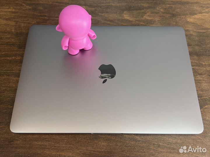 Apple MacBook Pro I7/16/1tb с touch bar