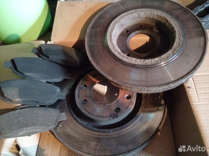 Тормозные диски и колодки