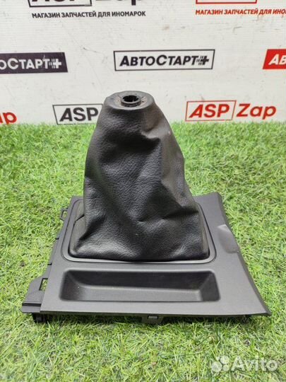 Кожух ручки кпп Mazda 3 BK Z6 2003-2008