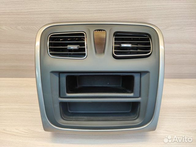 Рамка магнитолы Renault Logan