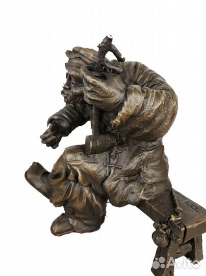 Бронзовая статуэтка