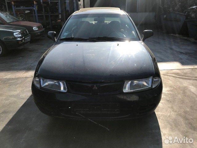 Разбор на запчасти Mitsubishi Carisma