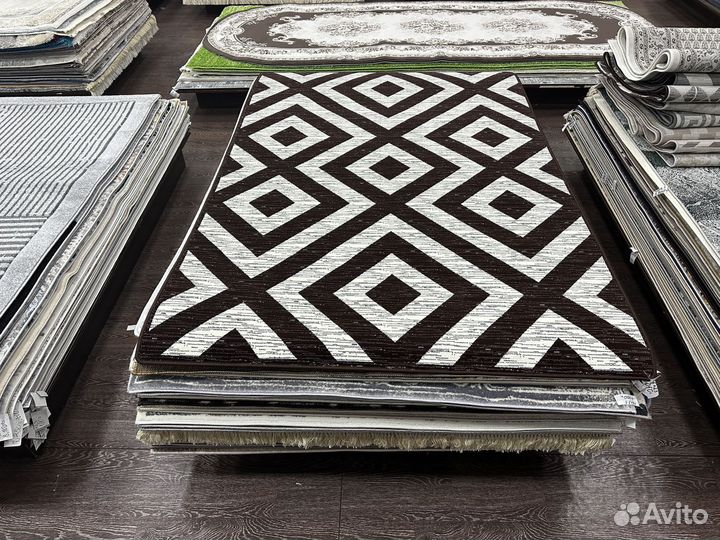 Ковер 1.6х2.3 новый