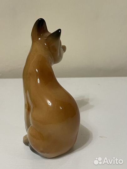 Статуэтка фарфоровая - Лиса