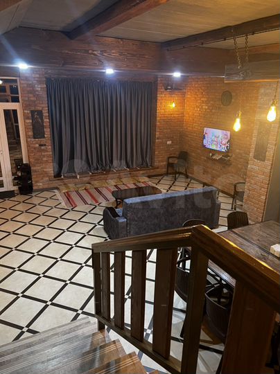 Дом 270 м² на участке 1,5 сот.