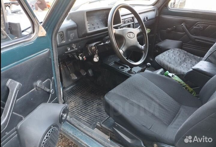 LADA 4x4 (Нива) 1.7 МТ, 2001, 100 000 км