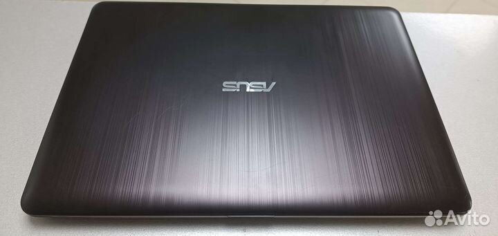 Игровой fullHD ноутбук Asus i3-7/6gb/mx110/SSD 480