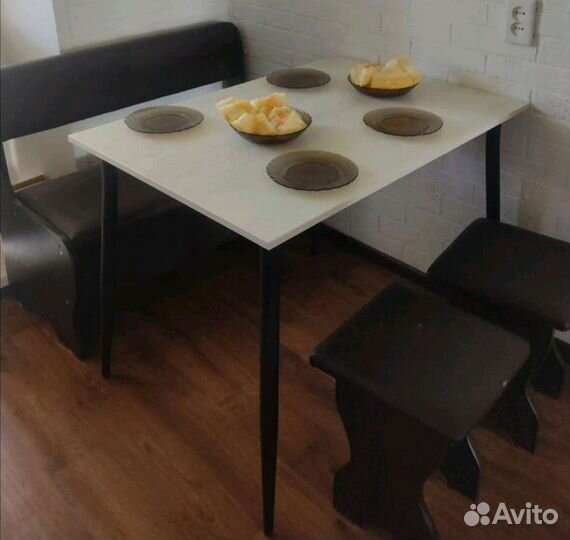 Стол обеденный