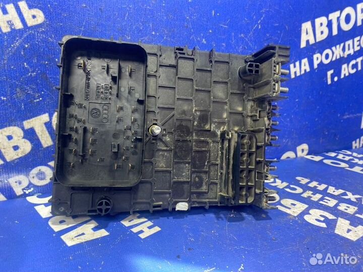 Блок предохранителей Volkswagen Passat Cc седан