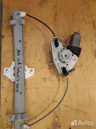 Стеклоподьемник двери Hyundai Solaris 2013