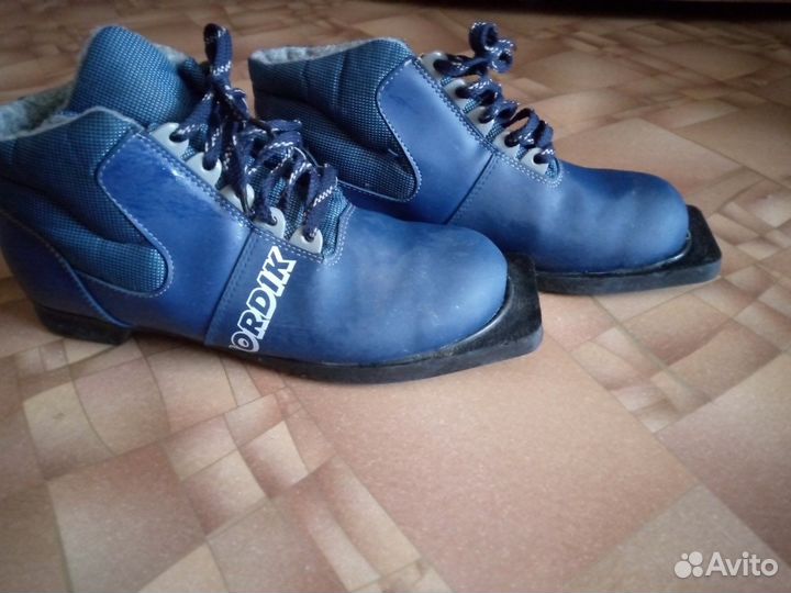 Беговые лыжи