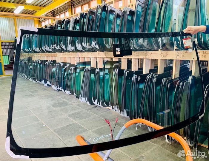 Стекло лобовое Тойота Ленд Крузер