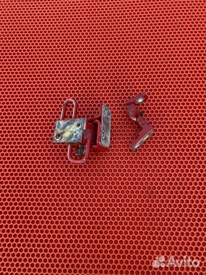 Петли передней правой двери Volkswagen Passat b5