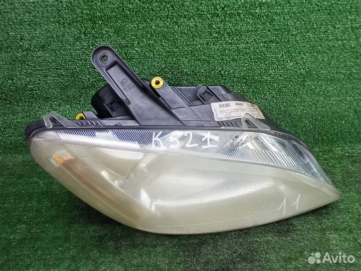 Фара правая Ford C-MAX (2003-2011)