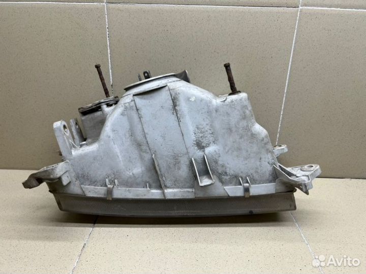 Фара левая левая Toyota Town/Masterace V WG 2CT