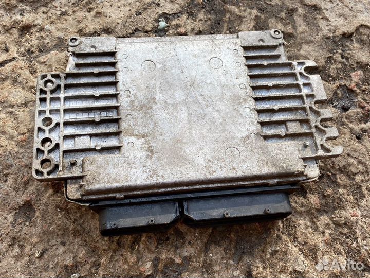 Блок управлением двигателя Nissan Micra k12 CR12