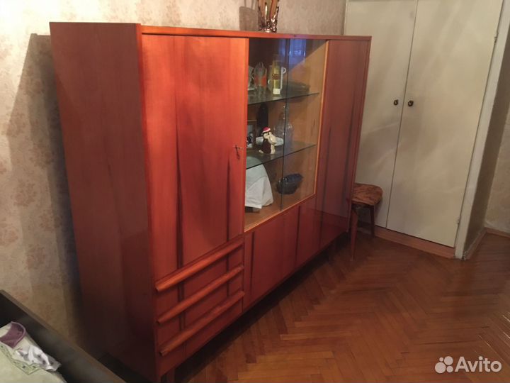 Мебель из СССР отдам даром шкаф и сервант
