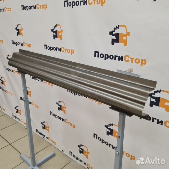 Порог пассажирской двери MB Sprinter 906 maxi