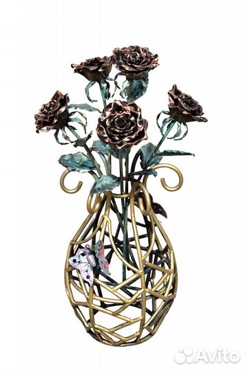 Кованая Ваза с бабочкой 5 роз