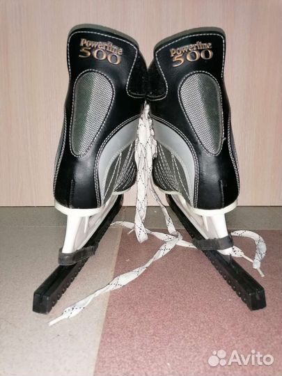 Коньки хоккейные