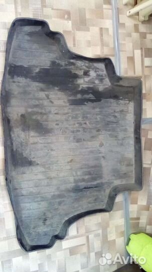 Резиновый коврик королла 120