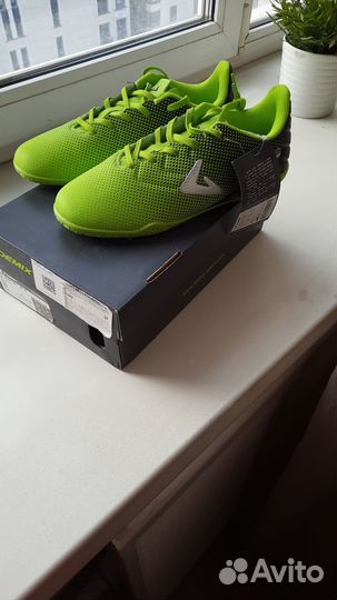 Бутсы для зала 38 р.на мальчика новые